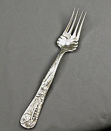 tfnypeapodfktmb Vine pattern cold meat fork in the pea pod motiff