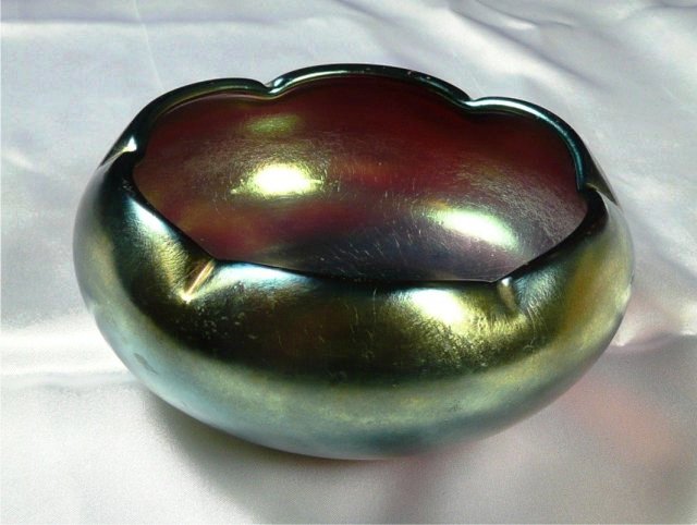 IMPERIAL GLASS AMETHYST GLASS BOWL Fabulous Imperial Art Glass stretch ruffled bowl. The pattern number is 3380 and the piece has the Imperial Glass Company logo, circa 1920.