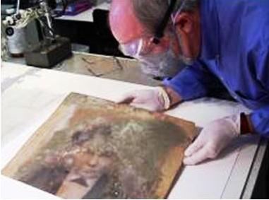 mold 3 Some molds can be toxic, so it is important to wear the appropriate protection, including gloves and a proper respirator or dust mask.