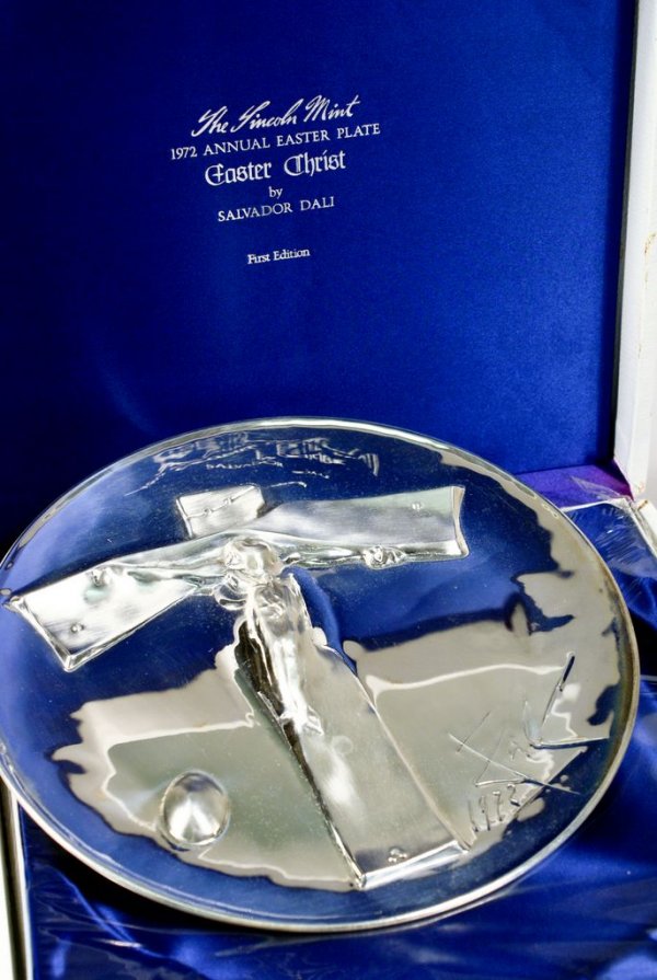 Dali Easter Christ An example of the 1972 Lincoln Mint’s Salvador Dali sterling silver Easter plate entitled “Easter Christ.”