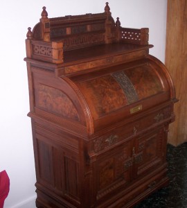 gallery Gallery – The grill work surrounding the open space on the top of this late 19th century cylinder desk is called a gallery.