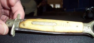 knife-cropped Jesse James knife