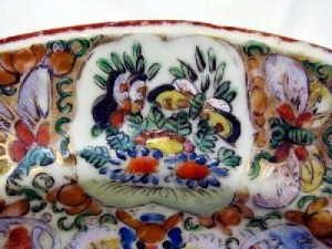 mid-19th-c-rose-medalion-decorative-detail-on-a-chinese-export-porcelain-platter Mid-19th century, Rose Medallion detail