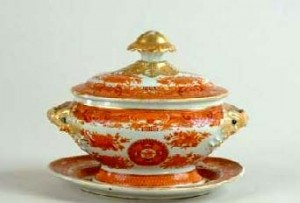 orange-fitzhugh-chinese-export-sauce-tureen-ca-early-18th-c-1 18th-cenury Fitzhugh tureen