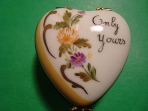 hand-painted-limoges Hand-painted Limoges box