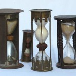 hour-glasses Clepsammia, widely known today as the sandglass or hourglass.