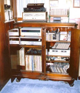 cabinet-open With a little work and no damage to the cabinet, it can be fitted to hold audio equipment; its original intended use.