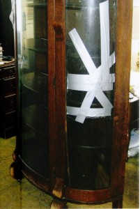 china-cabinet-glass When this happens to an antique with curved glass, it can it be costly to replace and dangerous.