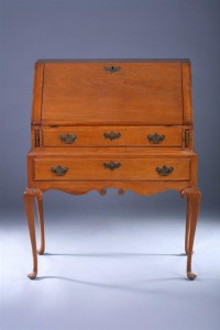 kenyon-lot-1117-18th-century-queen-anne-desk 18th-century Queen Anne desk