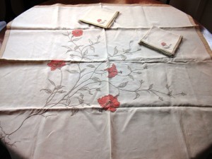 marghab-051 A tablecloth with matching napkins in the Hibiscus pattern.