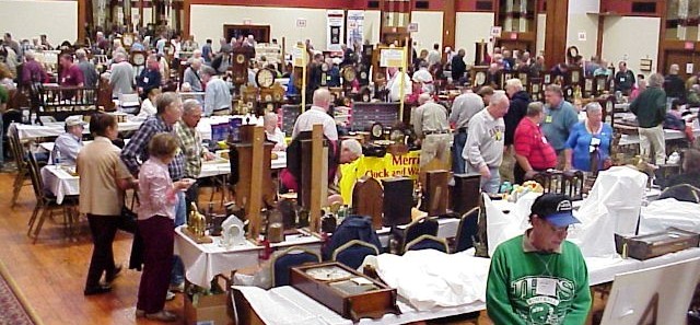 cincin5 The crowd at the recent National Association of Watch and Clock Collectors (NAWCC) Watch & Clock Regional Show in Fort Mitchell, Ky., just outside of Cincinnati
