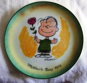 first-edition-peanuts-mothere28099s-day-plate First edition Peanuts Mother's Day plate