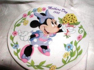 minnie-mouse-mothere28099s-day-plate Minnie Mouse Mother's Day plate