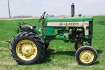john-deere-4620 This 1971 John Deere 4620 diesel tractor with power-shift transmission brought $38,000.