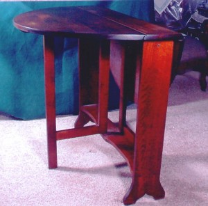 suther A Sutherland table with a very narrow top is also sometimes called a “tuckaway” table.
