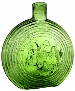 eagle-flask1 An original concentric ring eagle flask, the “GII-76A” variant, considered nearly perfect, brought $10,080 in the recent American Bottle Auction event.
