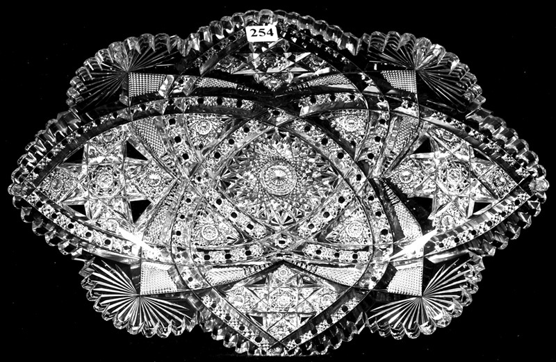 oval-tray This oval-shaped tray in the Coronet pattern by Hawkes was the top lot at an auction of several American Brilliant Cut Glass collections hosted by Woody Auctions, netting $27,000.