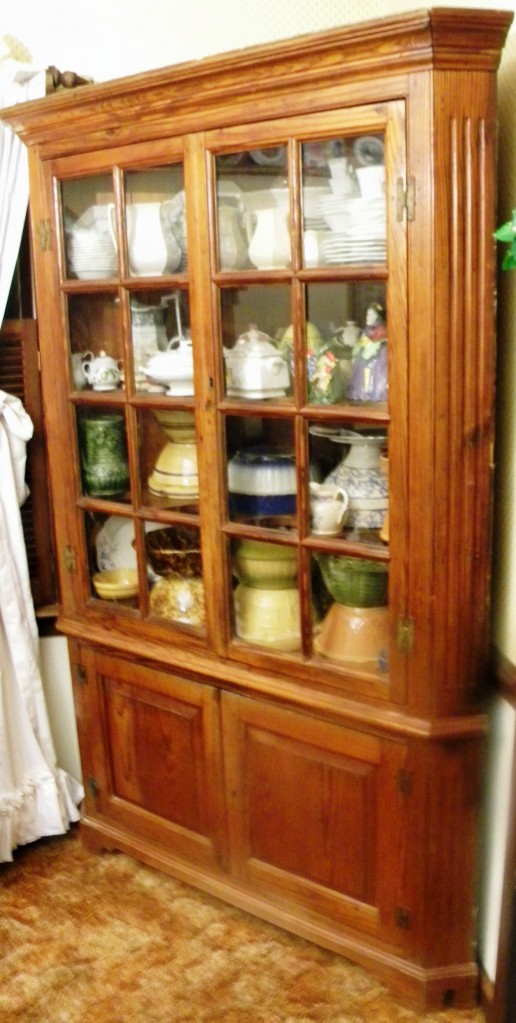 Corner cupboard Yellow pine Virginia corner cupboard from Sussex County (circa 1800-1810) will be one of the its up for auction in the 26th annual Tom’s Auctions and Appraisals New Year’s Sale.