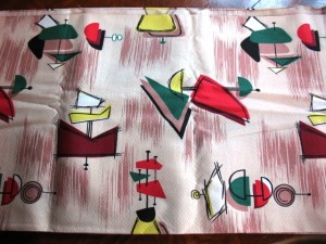 barkcloth1 An example of Atomic Barkcloth, popular in the 1950s and 1960s.