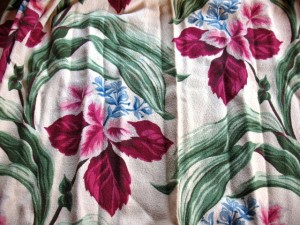 barkcloth6 Bright-colored floral and leaf patterns on barkcloth were used frequently for drapery panels like these.