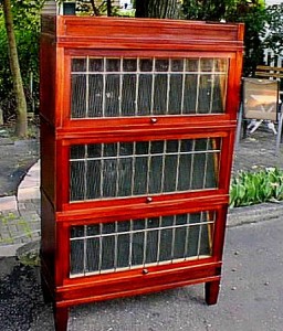 GW record cabinet In the mid-teens, Globe-Wernicke made a stacking cabinet designed for record storage with individual slots of discs.