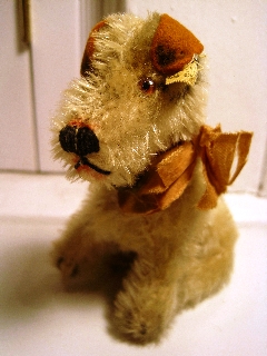 foxy front_worthpoint This is what Steiff calls “Foxy Fox” terrier. This particular Foxy is 10 centimeters tall, is stuffed with excelsior, and is in a sitting position.