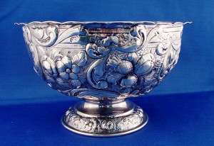 Sterling bowl Round, footed sterling fruit bowl, made in London circa 1899-1900, 16.2 total troy ounces.