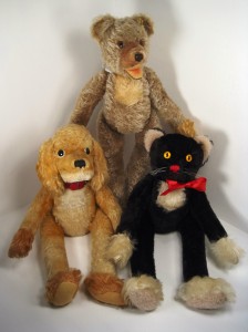 1960's lulacs A lulac bear, dog and cat from the 1960s.