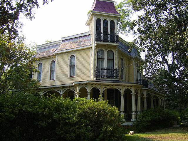 Bella Vida Bella Vida, a gorgeous home built in 1879 and situated on 1.87 acres, is an architectural treasure and one of only three Second Empire homes remaining in Mississippi. The two-and-a-half-story, framed structure is for sale.