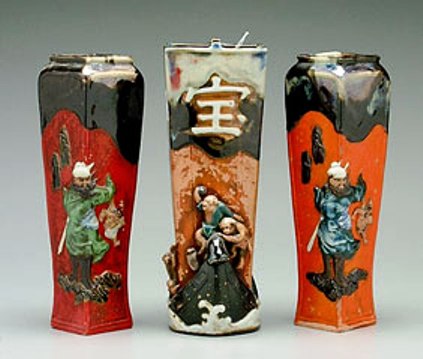 sumida Examples of 19th-century Japanese export pottery called “Sumida ware.”