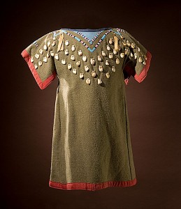 Crow girl’s dress Crow girl’s dress decorated with elk teeth and cowrie shell sold for $8,225 (including buyer’s premium) in 2008.