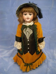 Unis doll