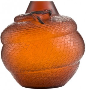 Serpent vase