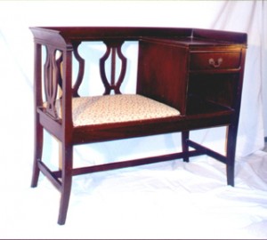 Gossip bench