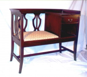 Gossip bench