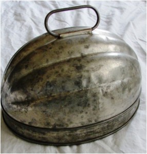 melon-shaped tin mold