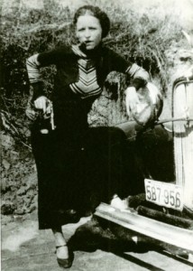 Bonnie with gun