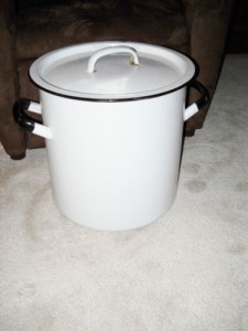 enamle pot