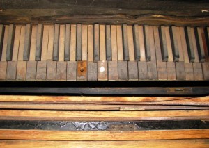 2 Piano Keys Before Restoration