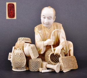 Fine-Japanese-carved-ivory-Okimono