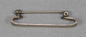 split brooch medal2