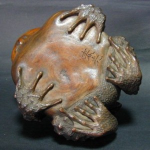 Frog_netsuke_signed_Shunko_1860