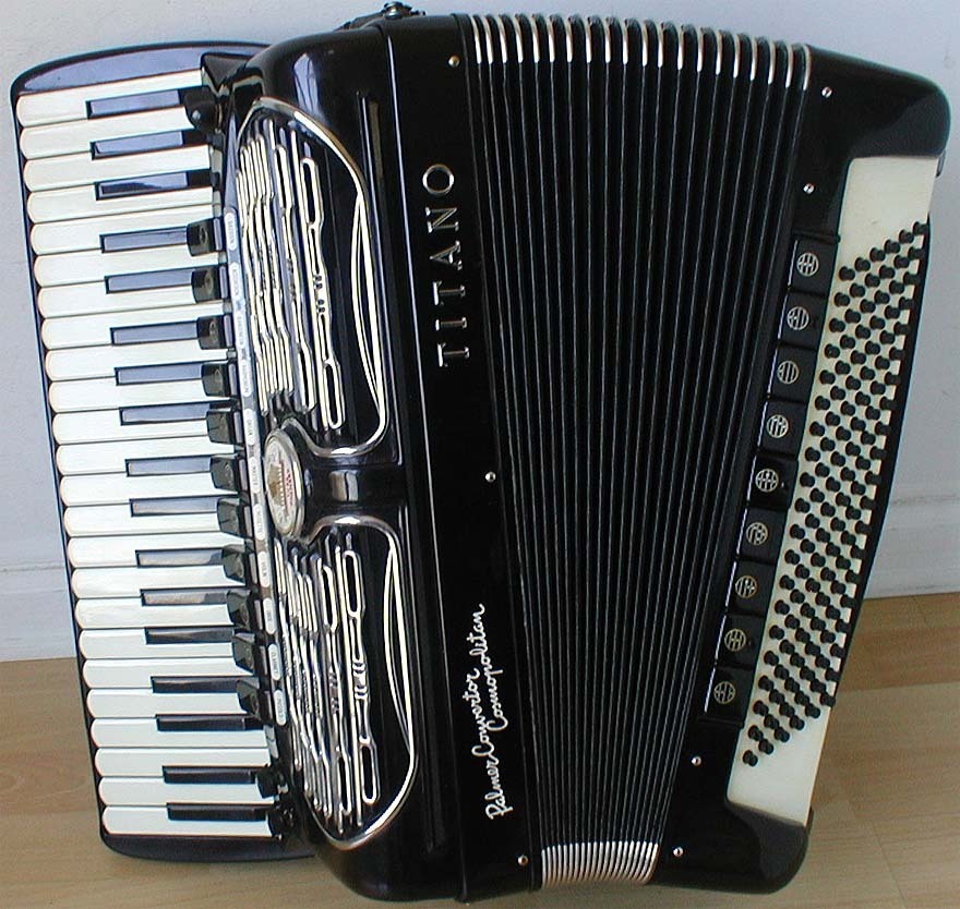 Piano accordion photo 2