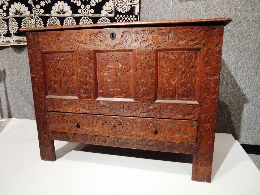 Hadley chest