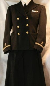 This is a World War II U.S. Navy nurse’s uniform. It sold on eBay ... This is a World War II U.S. Navy nurse’s uniform. It sold on eBay ...