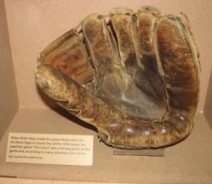 Fielding Glove- Willie Mays