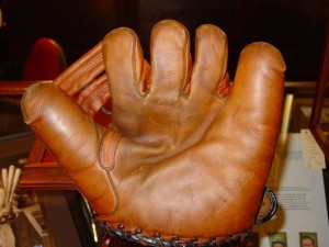 Fielding Glove2