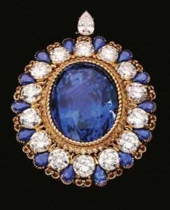 Untreated Ceylon sapphire brooch