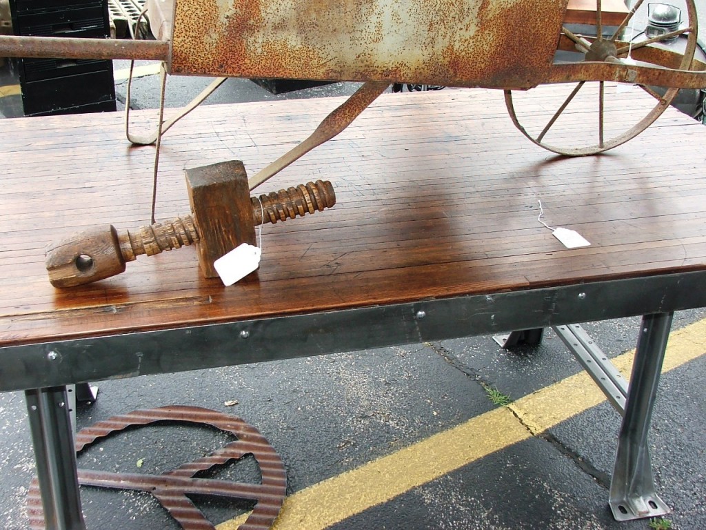 alley table