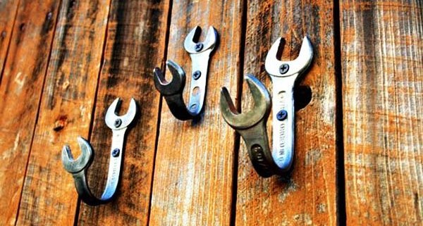 turn-old-wrenches-into-hooks